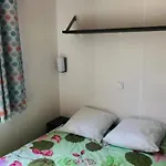 Mobil Avec Terrasse Pour 6 Personnes - Api-1-52-397 Massillargues-Attuech