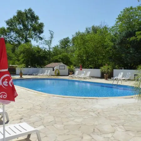 Mobil Avec Terrasse Pour 6 Personnes - Api-1-52-397 Massillargues-Attuech