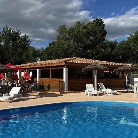 Mobil Avec Terrasse Pour 6 Personnes - Api-1-52-397 Massillargues-Attuech