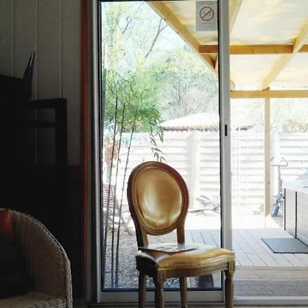 Mobil Avec Terrasse Pour 6 Personnes - Api-1-52-397 Massillargues-Attuech