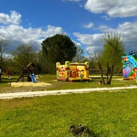 Mobil Avec Terrasse Pour 6 Personnes - Api-1-52-397 * Massillargues-Attuech