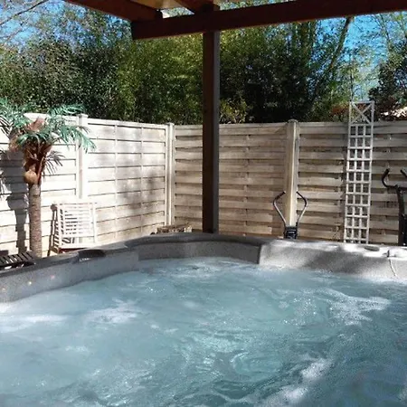 Camping Mobil Avec Terrasse Pour 6 Personnes - Api-1-52-397