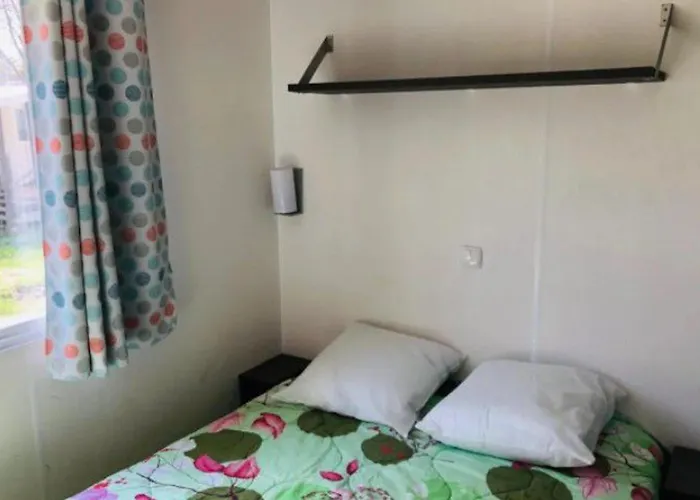Mobil Avec Terrasse Pour 6 Personnes - Api-1-52-397 Massillargues-Attuech
